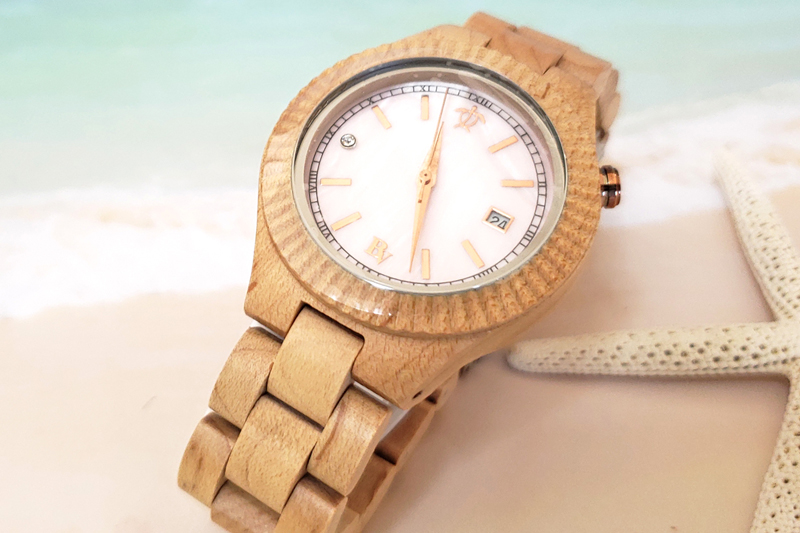 ハワイの木製腕時計ビーン＆バニラのウォッチ
