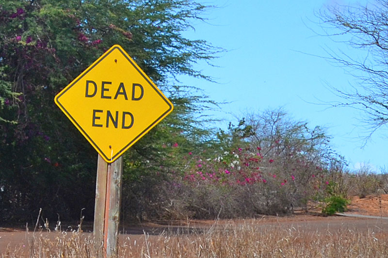 モロカイ島のDEAD ENDの標識