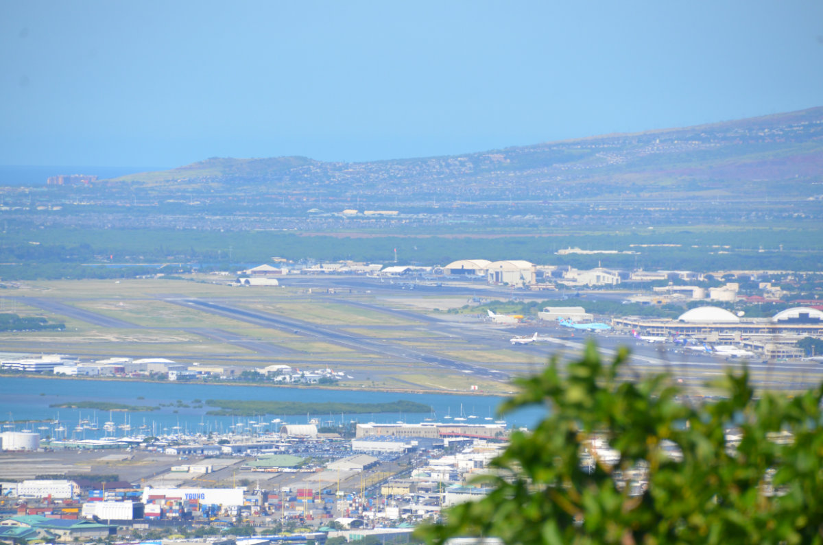 タンタラスの丘から見えるホノルル空港 タンタラスの丘から見えるホノルル空港